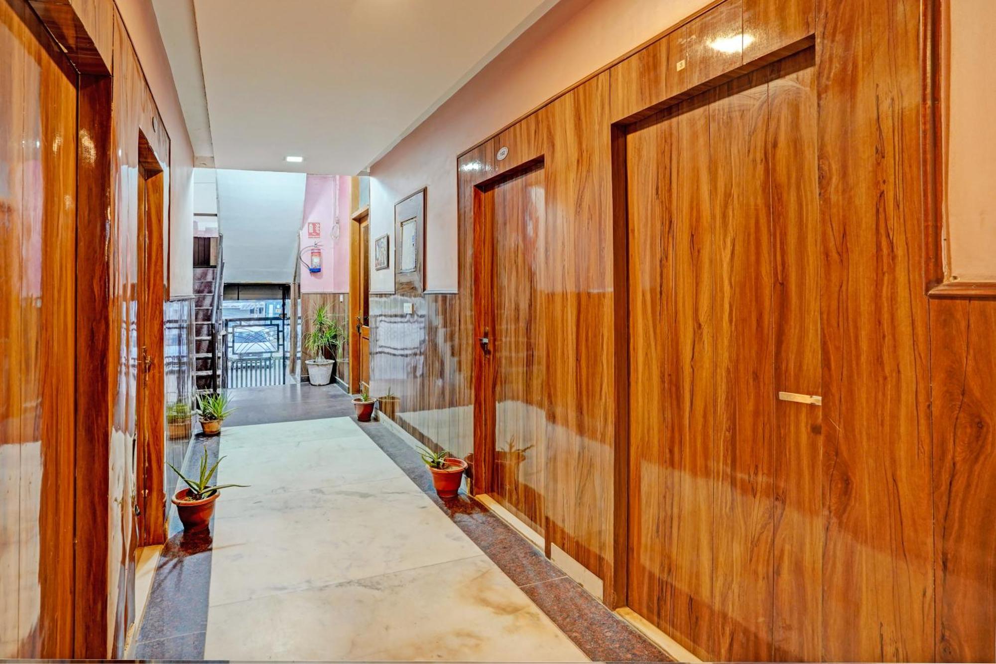 Hotel O Greno House Near Pvr Ansal Plaza Greater Noida Luaran gambar