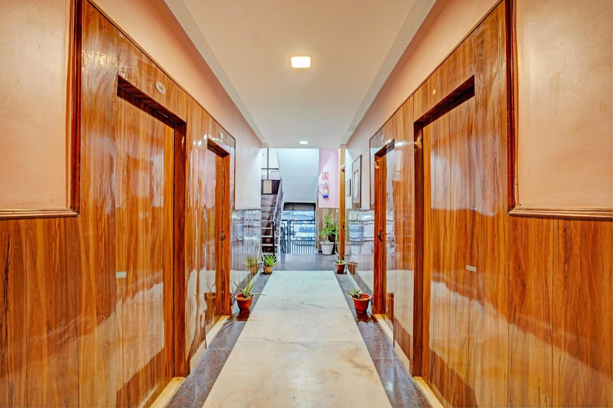Hotel O Greno House Near Pvr Ansal Plaza Greater Noida Luaran gambar