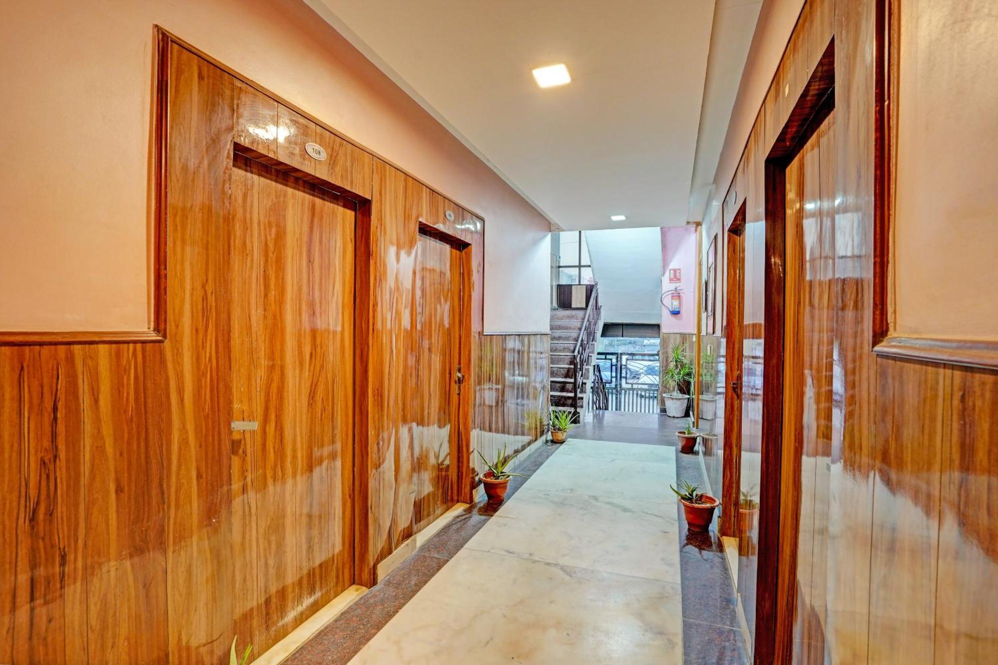 Hotel O Greno House Near Pvr Ansal Plaza Greater Noida Luaran gambar